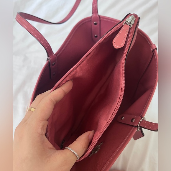 Coach Pac-Man collection. Strawberry, banana, apple, pear tote - Picture 4 of 6